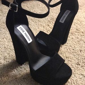 NWOB Steve Madden Ankle Strap Platform Heels